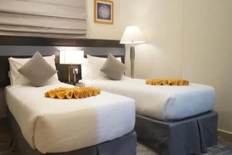 Star 17 Nights Umrah Package