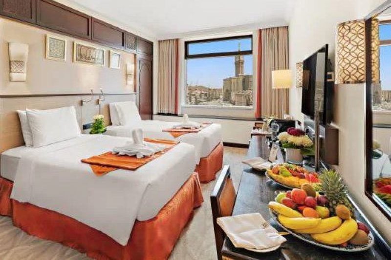 5 Stars 14 Nights Umrah Package